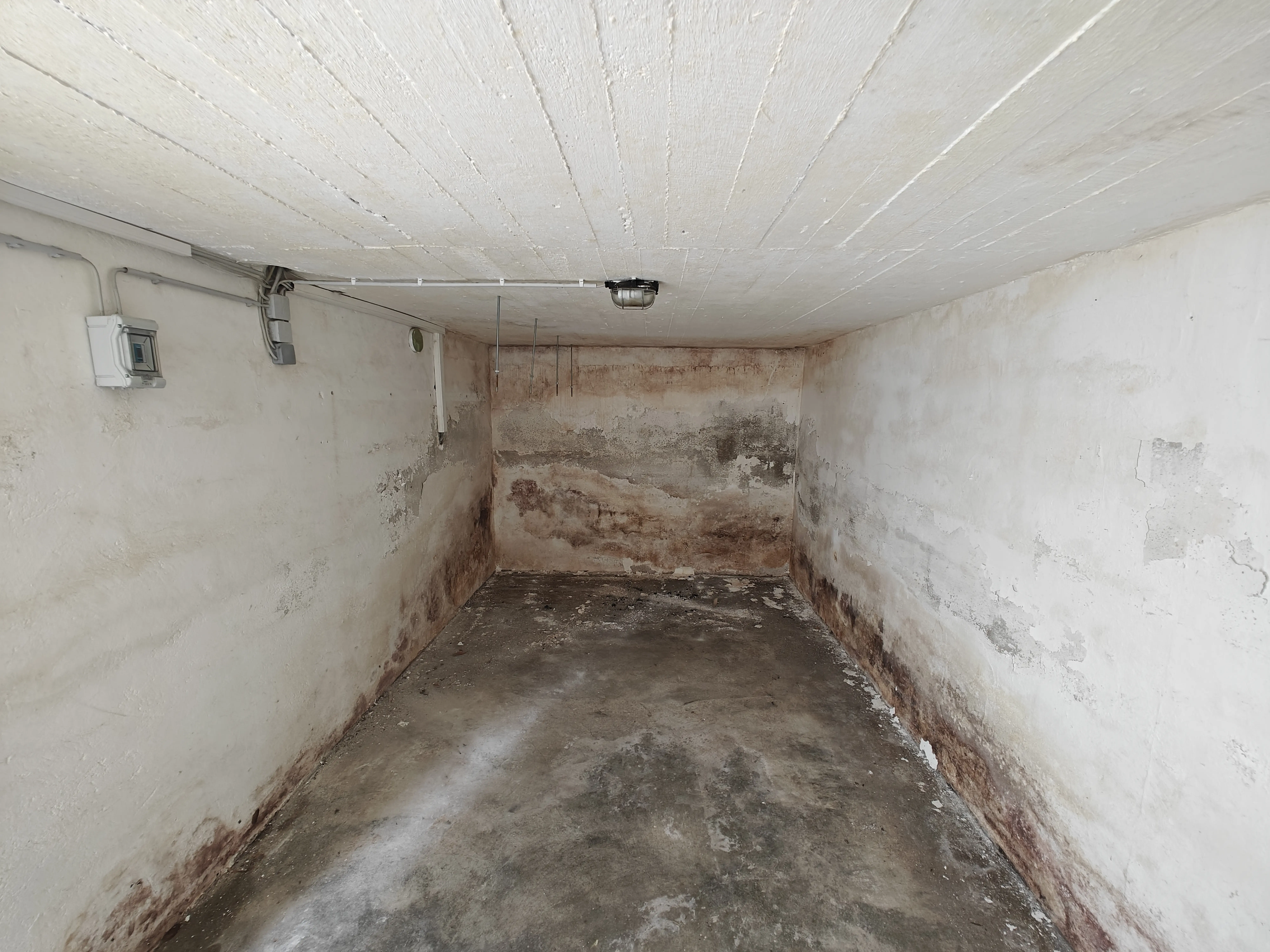 Garage vor der Sanierung