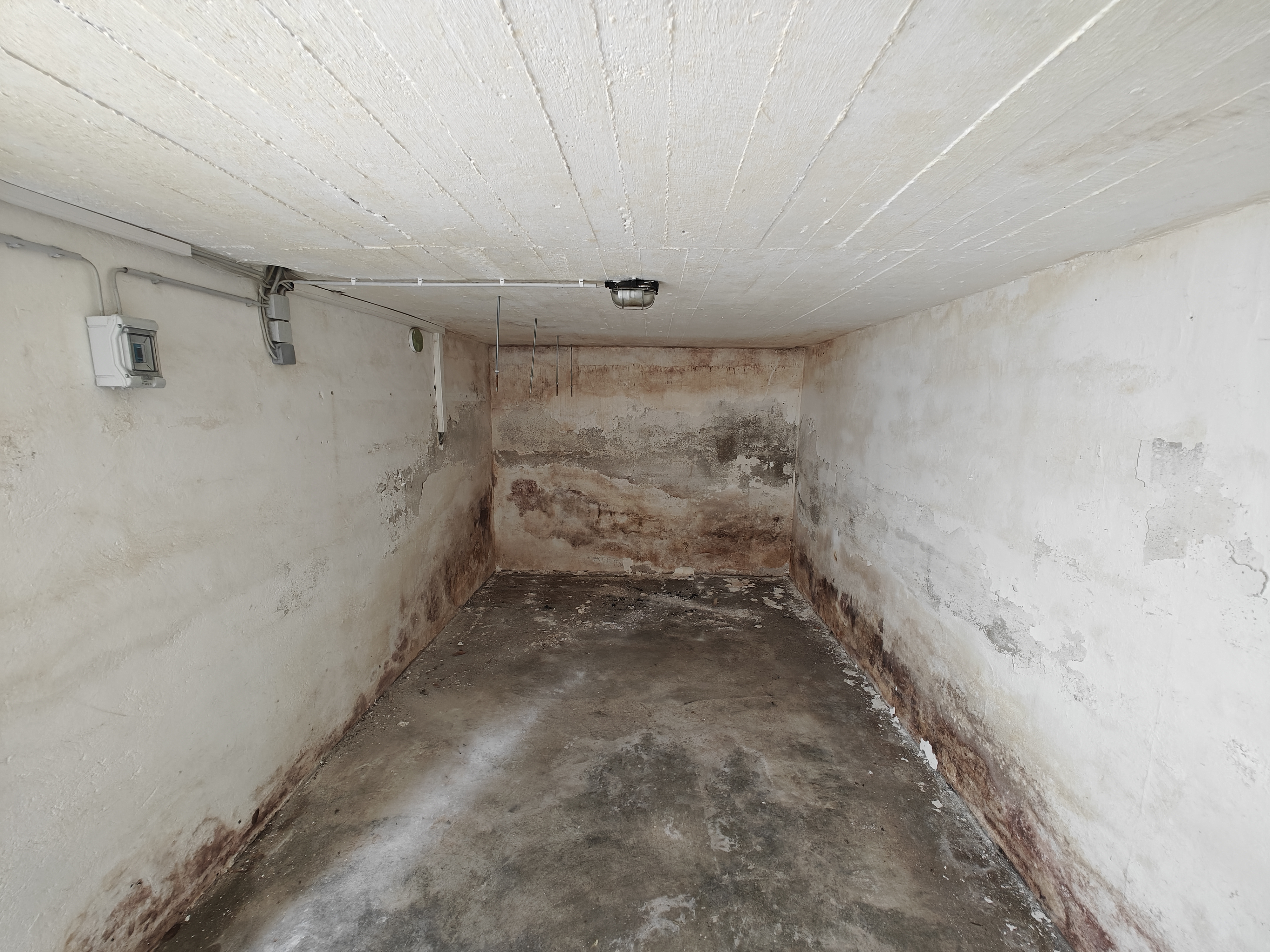 Garage vor der Sanierung